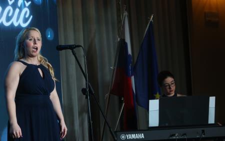 ONA ali ON 46 FOTO LJUBO VUKELIČ